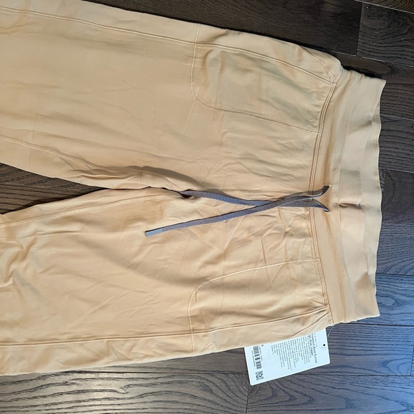 Lululemon throwback high rise joggers size 8 BNWT - Picture 5 of 6